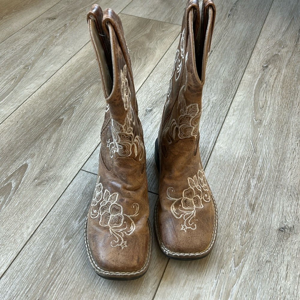 Boot Barn kids boots